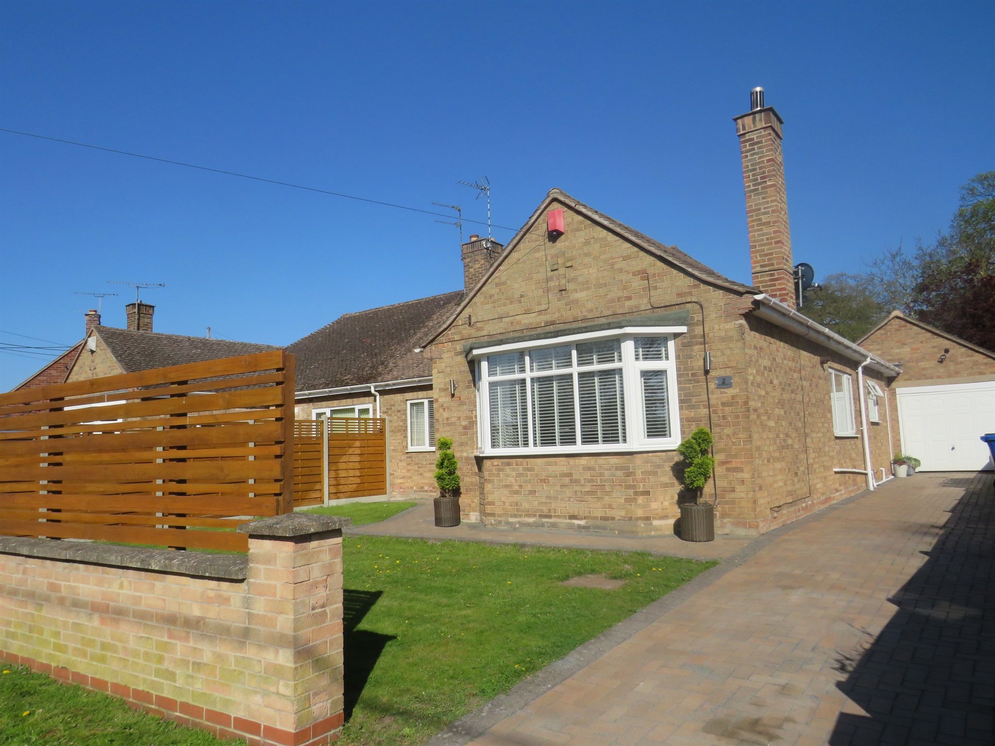 3 bed semidetached bungalow for sale in Gainsborough Road, Lea