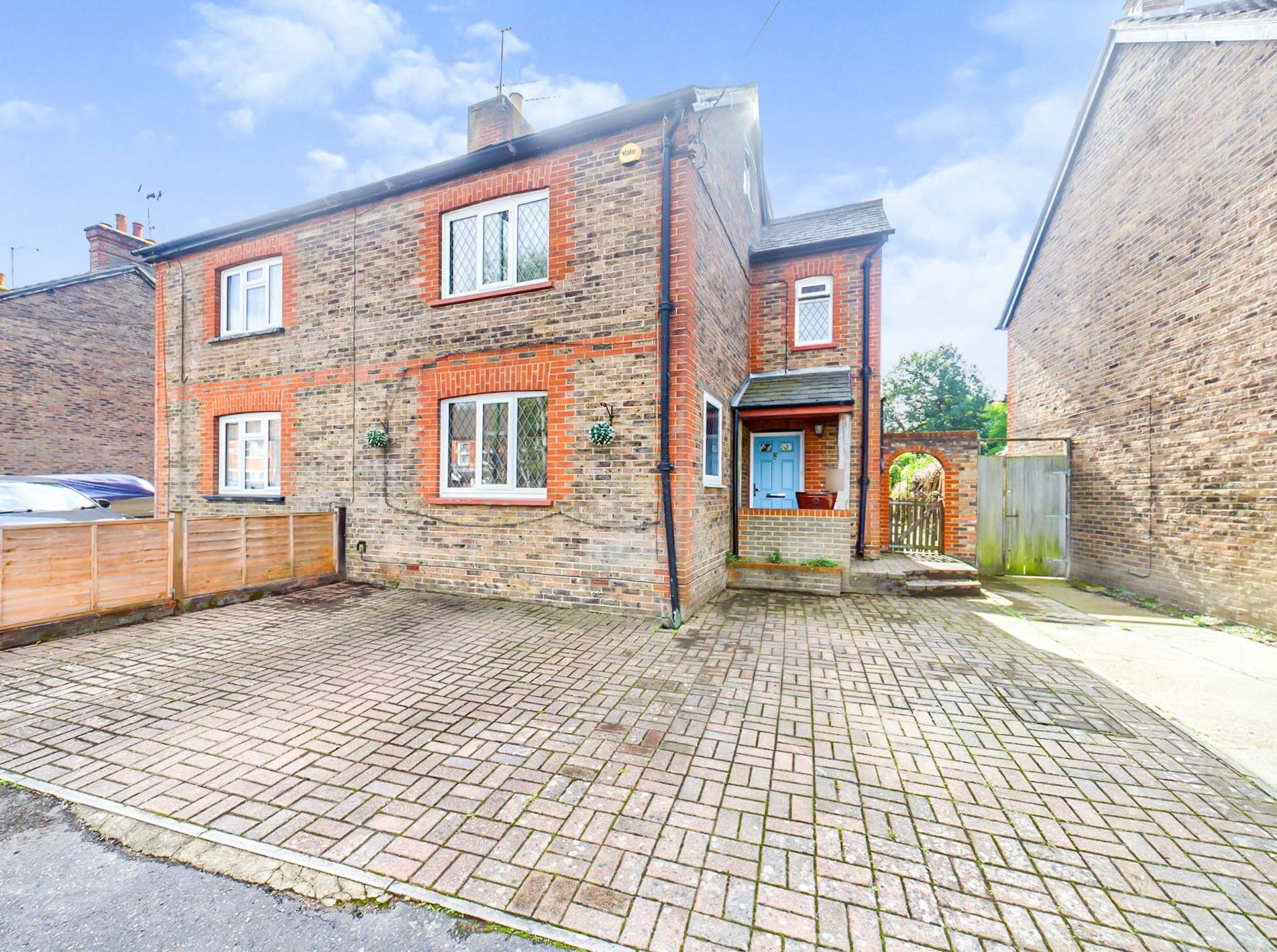 3 bed semidetached house for sale in Billingshurst Road, Broadbridge