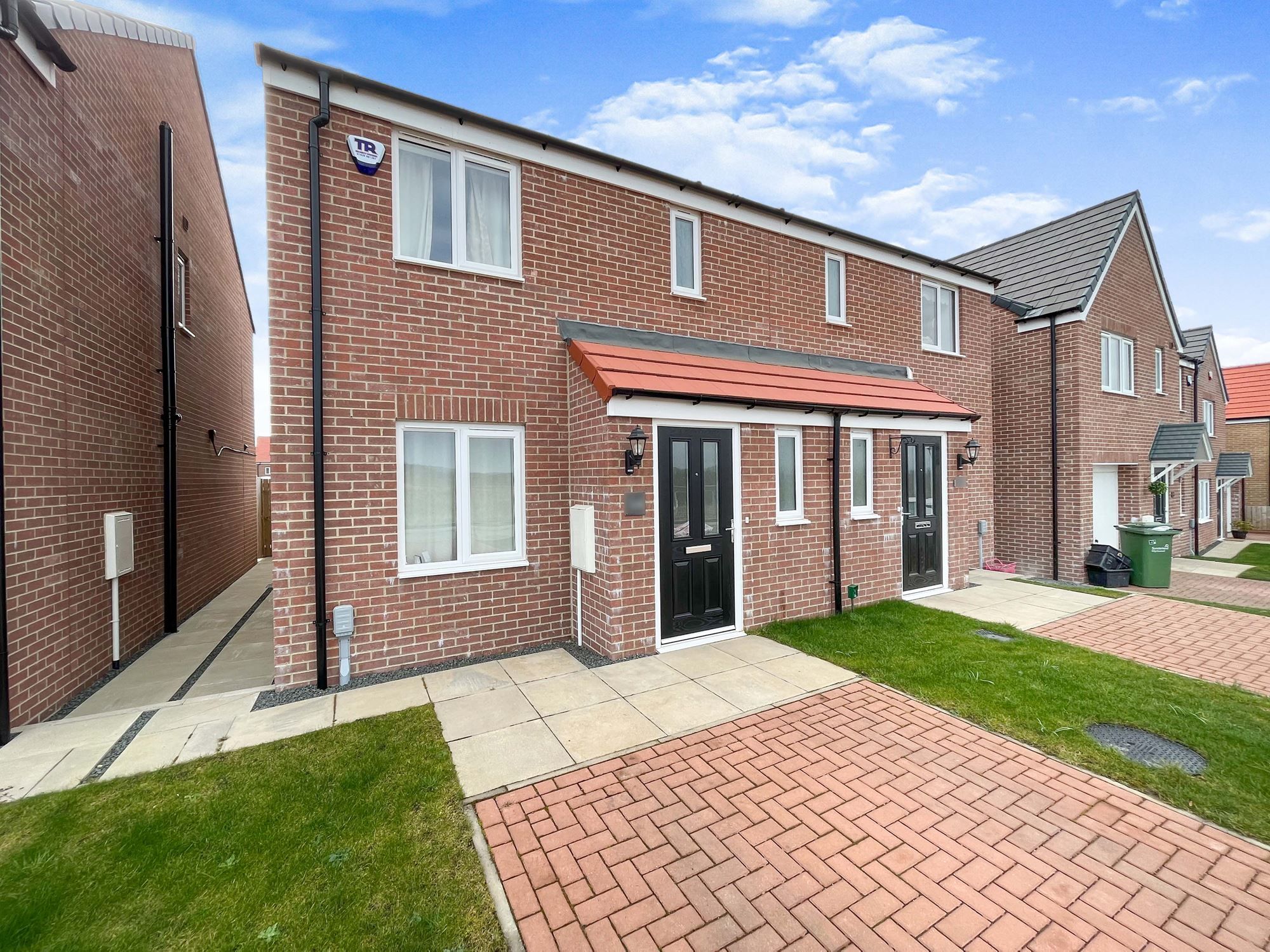 3 bed semidetached house for sale in Jasminum Way, HettonLeHole