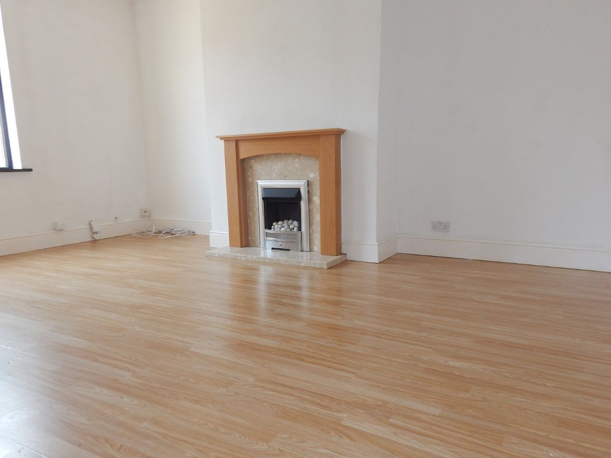 3 bed terraced house to rent in Church Street, Ossett WF5 Zoopla