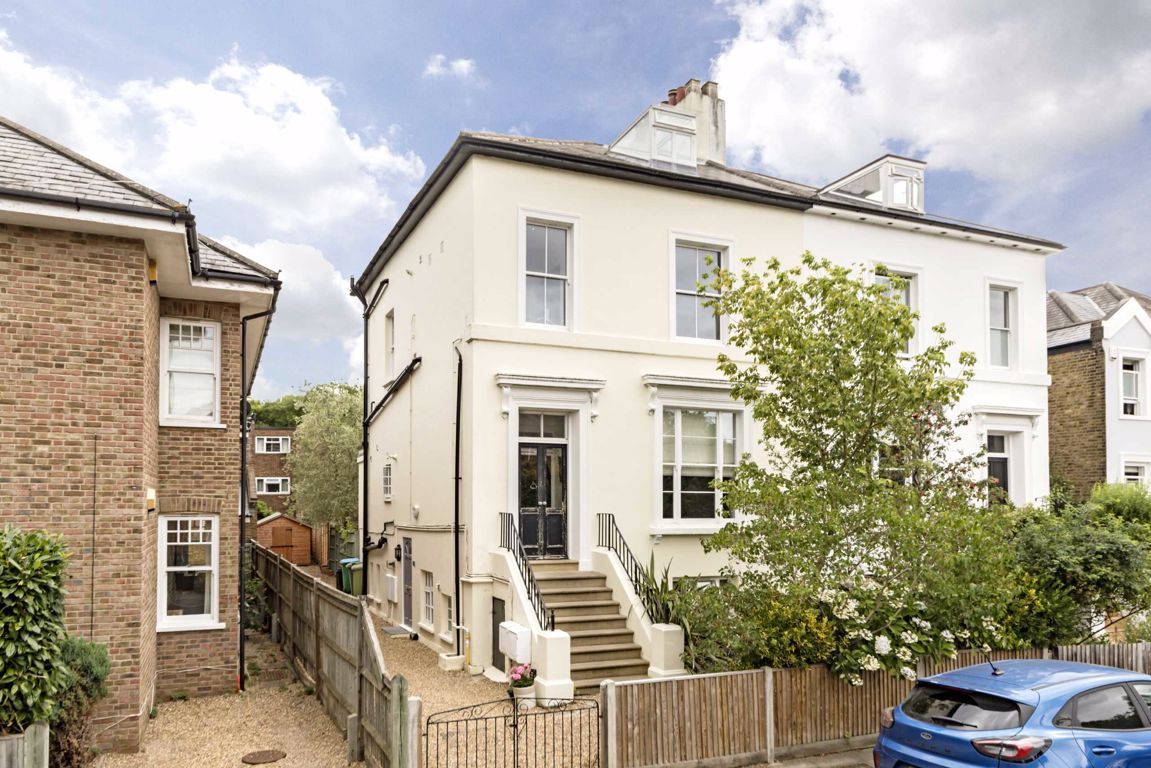 2 bed flat for sale in Popes Avenue, Twickenham TW2 Zoopla