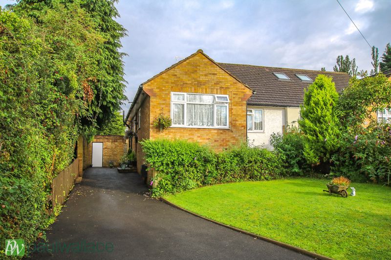 3 bed semidetached bungalow for sale in Pecks Hill, Nazeing, Waltham
