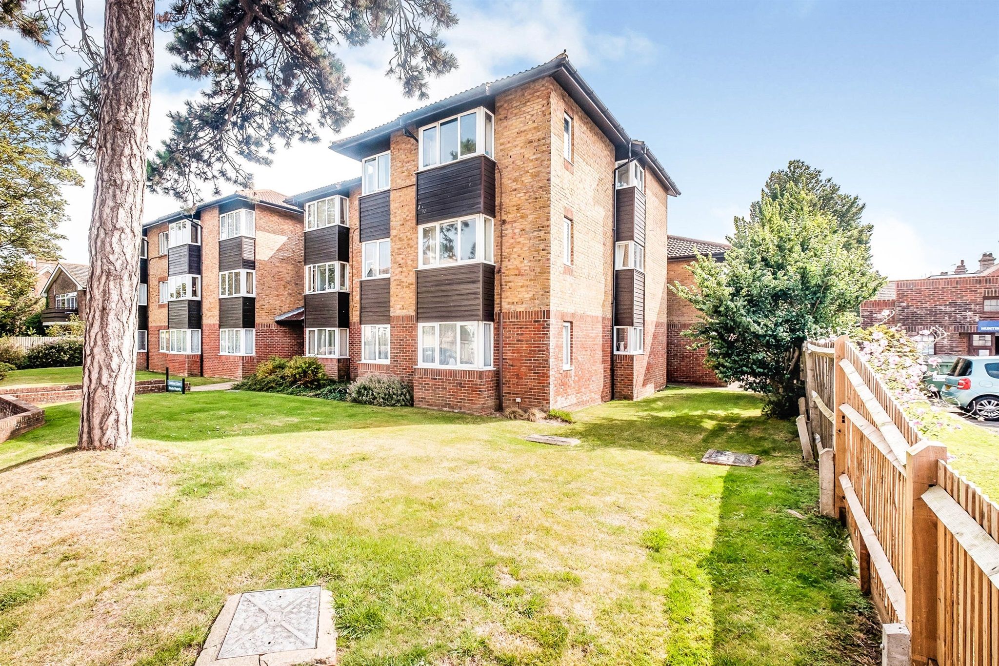 2 bed property for sale in Buckingham Road, ShorehamBySea BN43 Zoopla