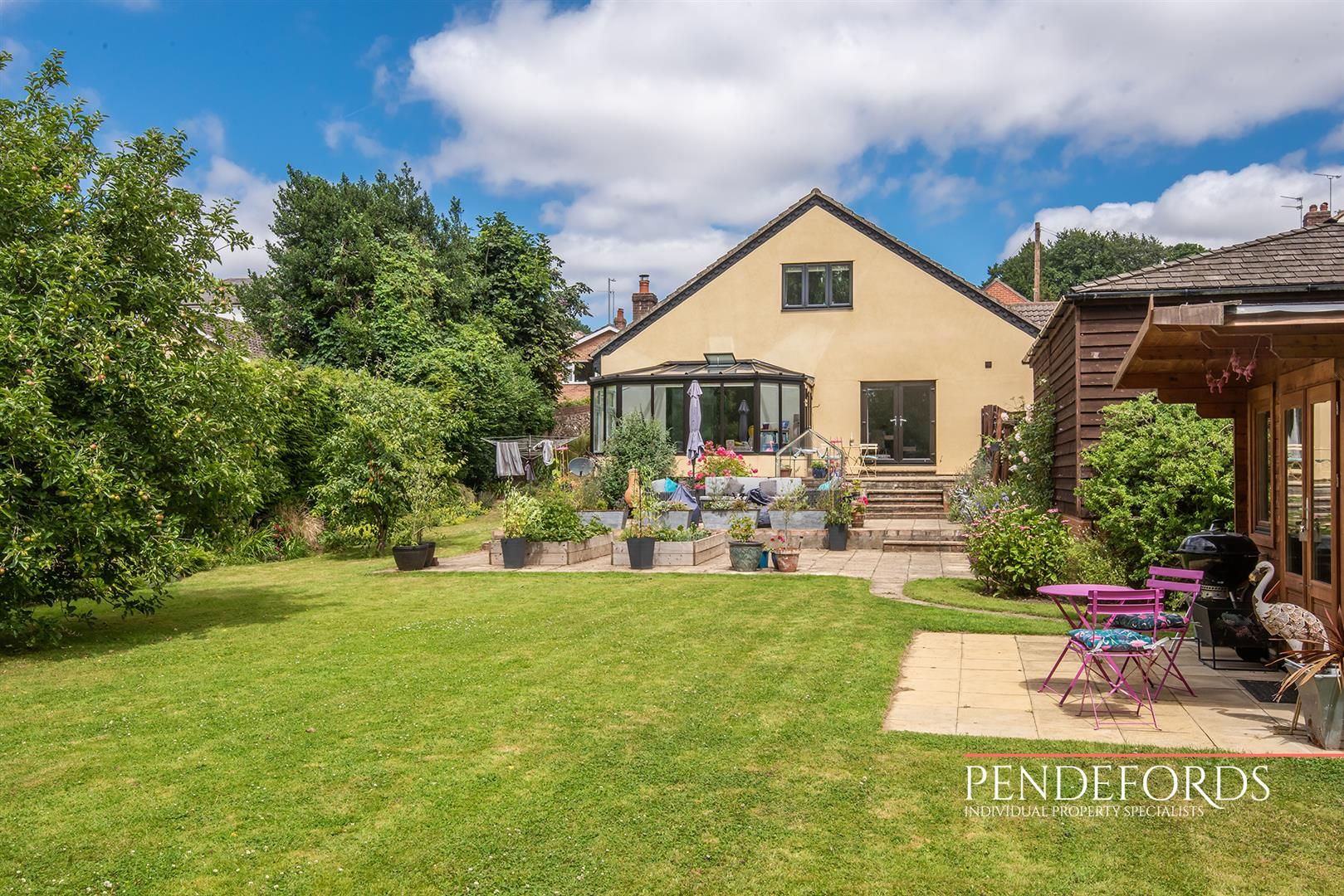 4 bed detached house for sale in Dales Place, Yarmouth Road, Norwich