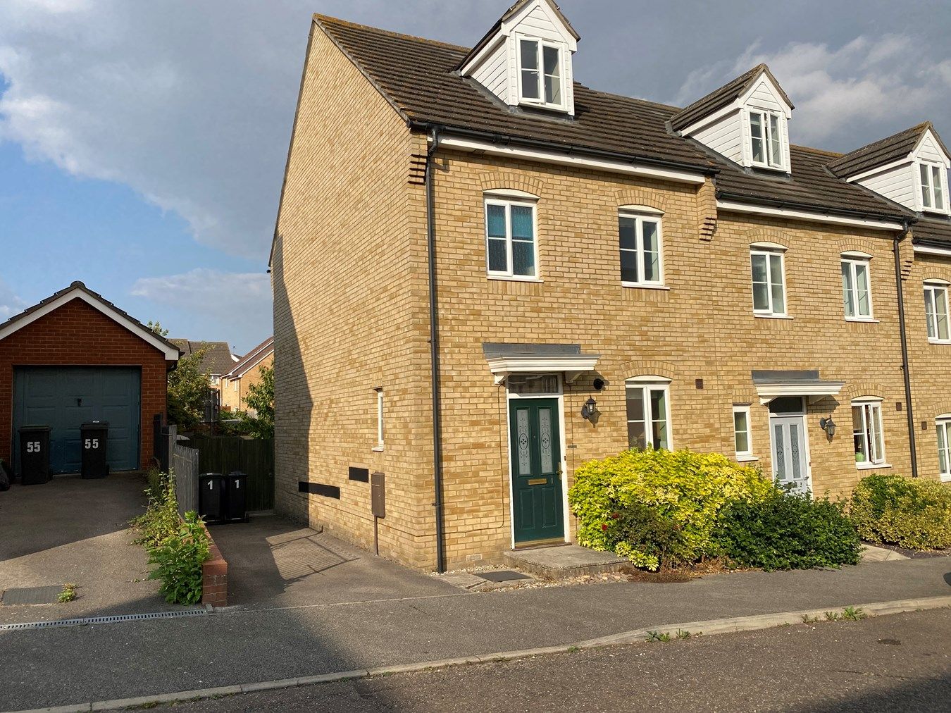 3 bed semidetached house for sale in Brambling Close, Stowmarket IP14 Zoopla