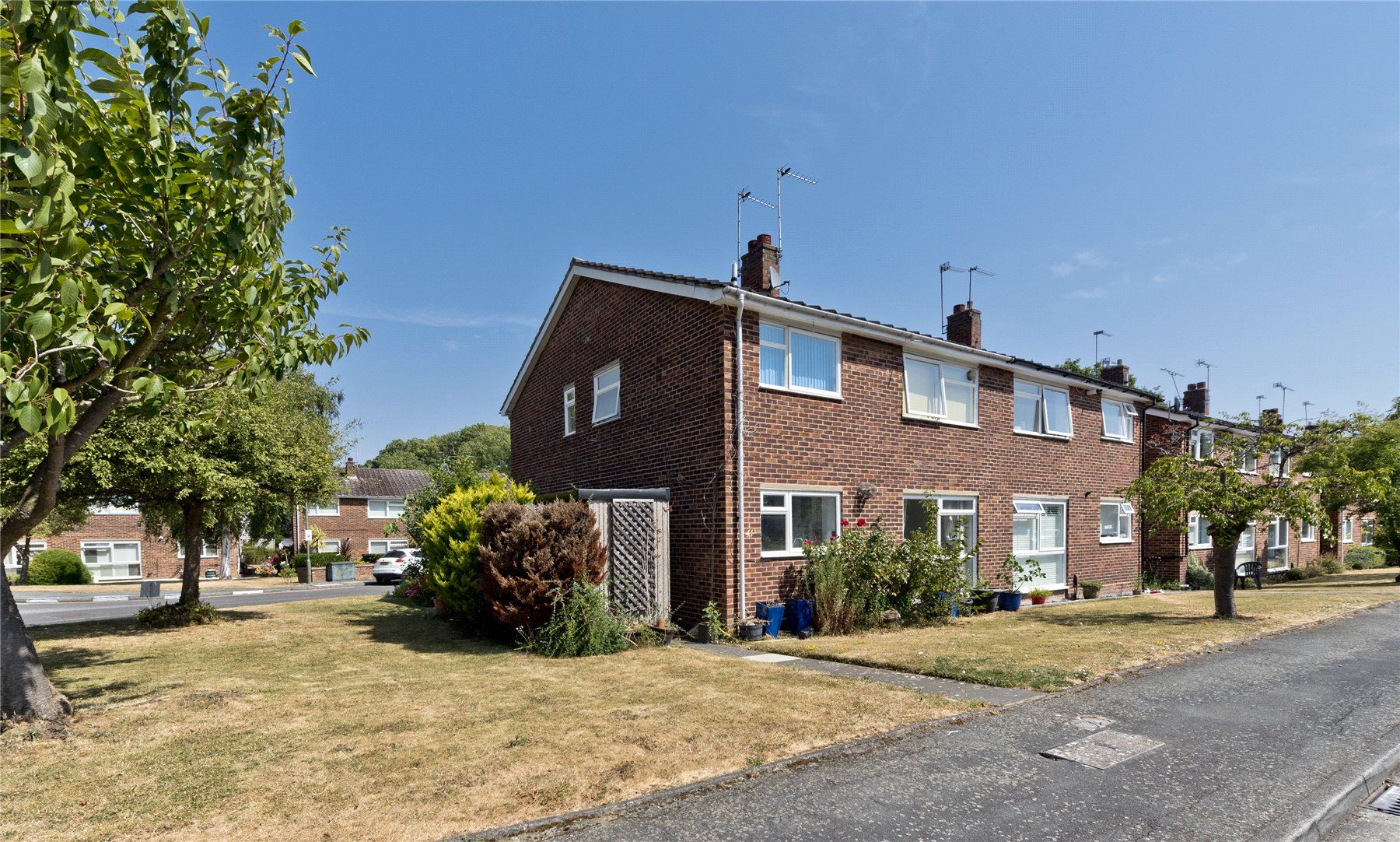 2 bed flat for sale in Warwick Gardens, Thames Ditton KT7 Zoopla