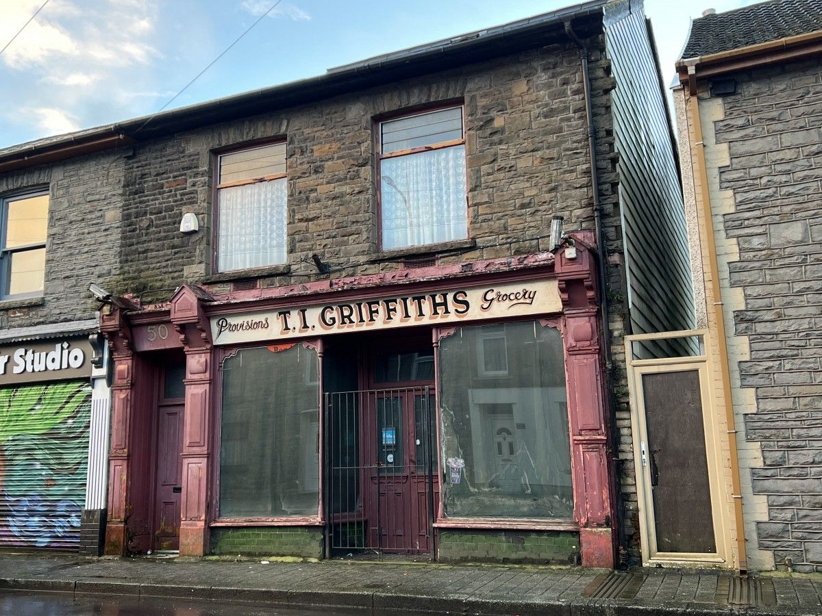 4 bed end terrace house for sale in Wyndham Street Treherbert
