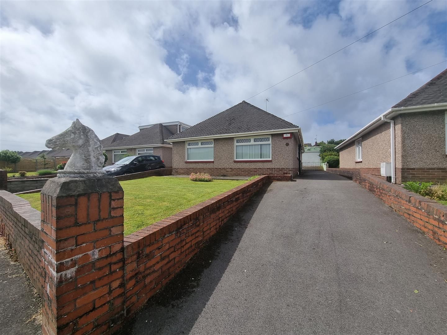 3 bed detached bungalow for sale in Frederick Place, Llansamlet