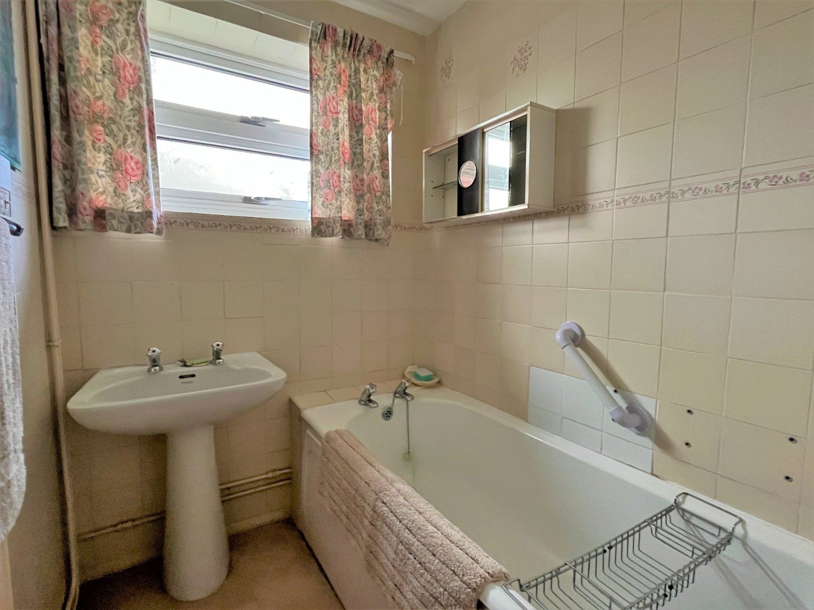 4 bed detached house for sale in Minter Avenue, Densole, Folkestone