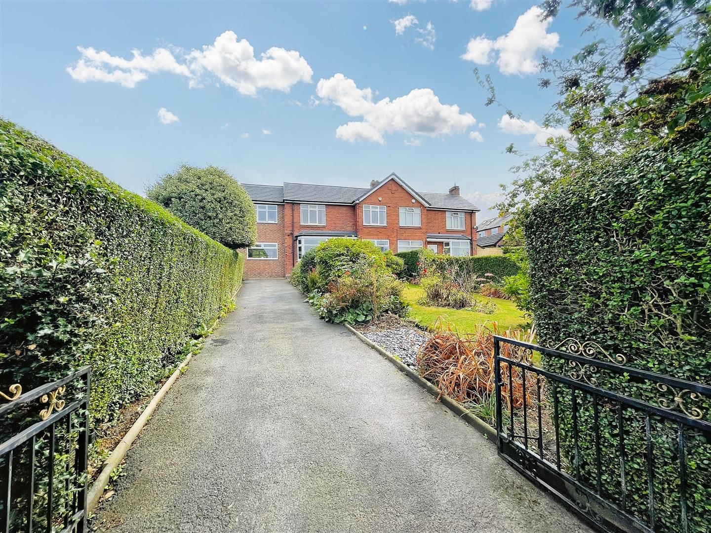 4 bed semidetached house for sale in Close Road, Castleford WF10 Zoopla