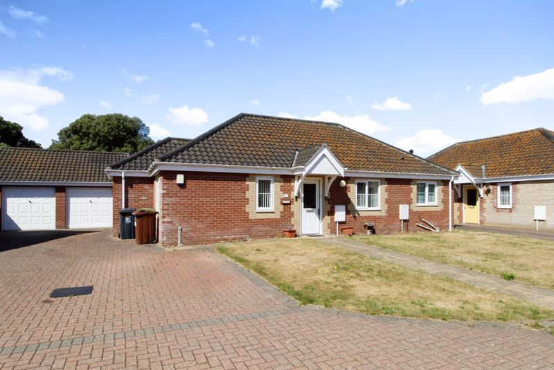 2 Bed Detached Bungalow For Sale In Kings Drive Bradwell Great