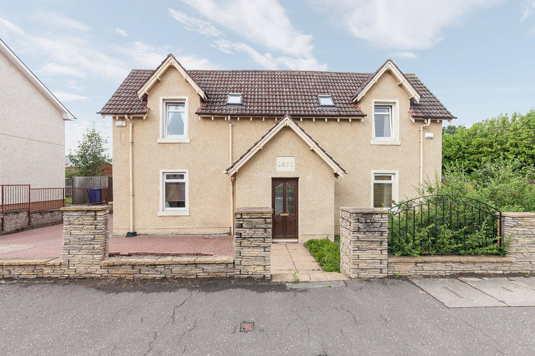 4 bed semidetached house for sale in Newbattle Road, Newtongrange