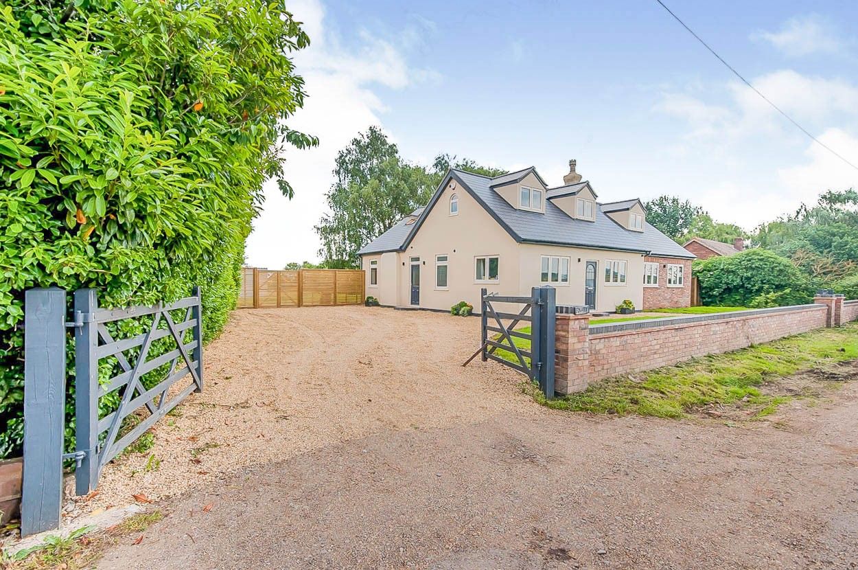 4 bed detached house for sale in Askews Lane, Yaxley, Peterborough PE7