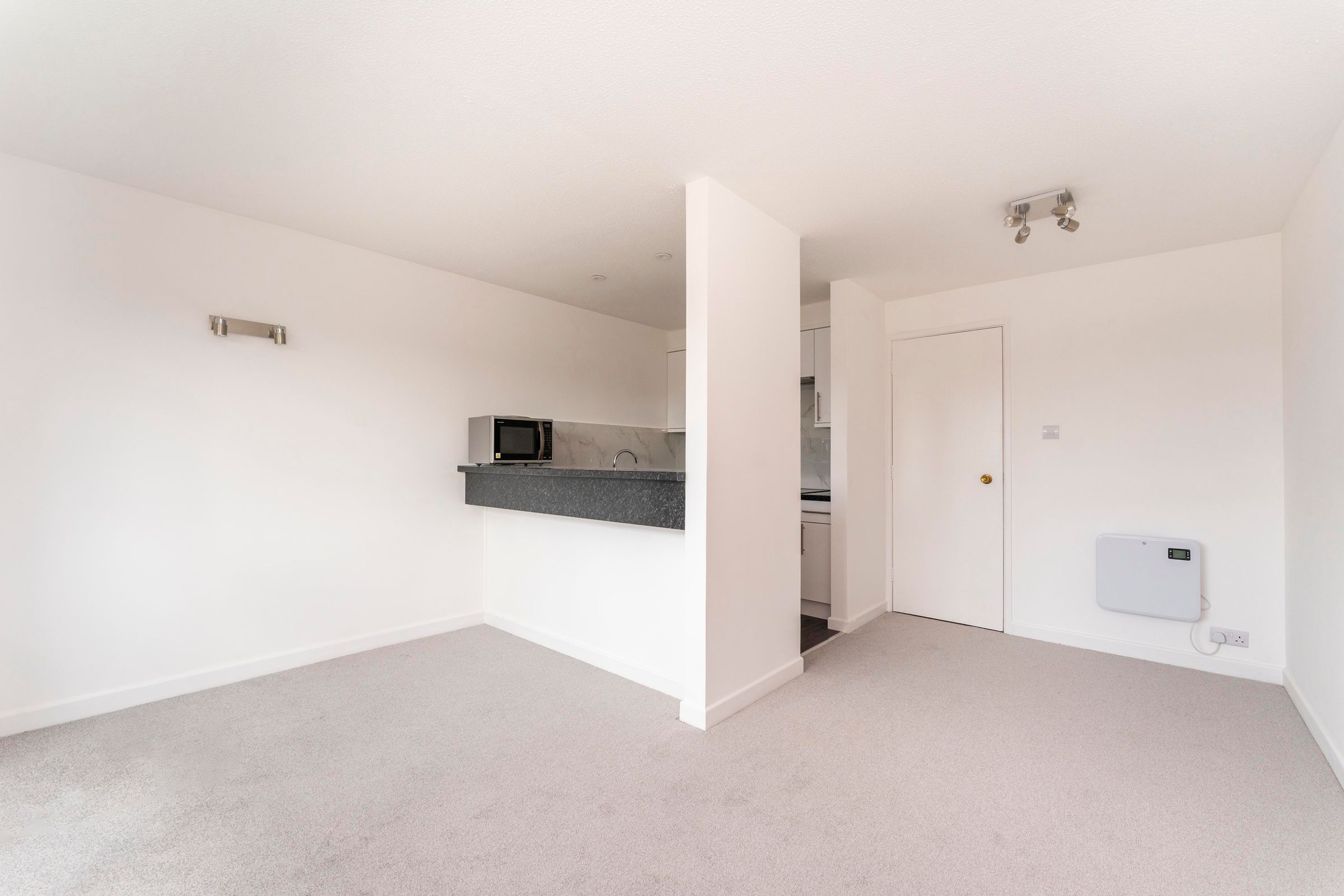 1 bed flat to rent in Wicket Road, Perivale, Greenford UB6 Zoopla