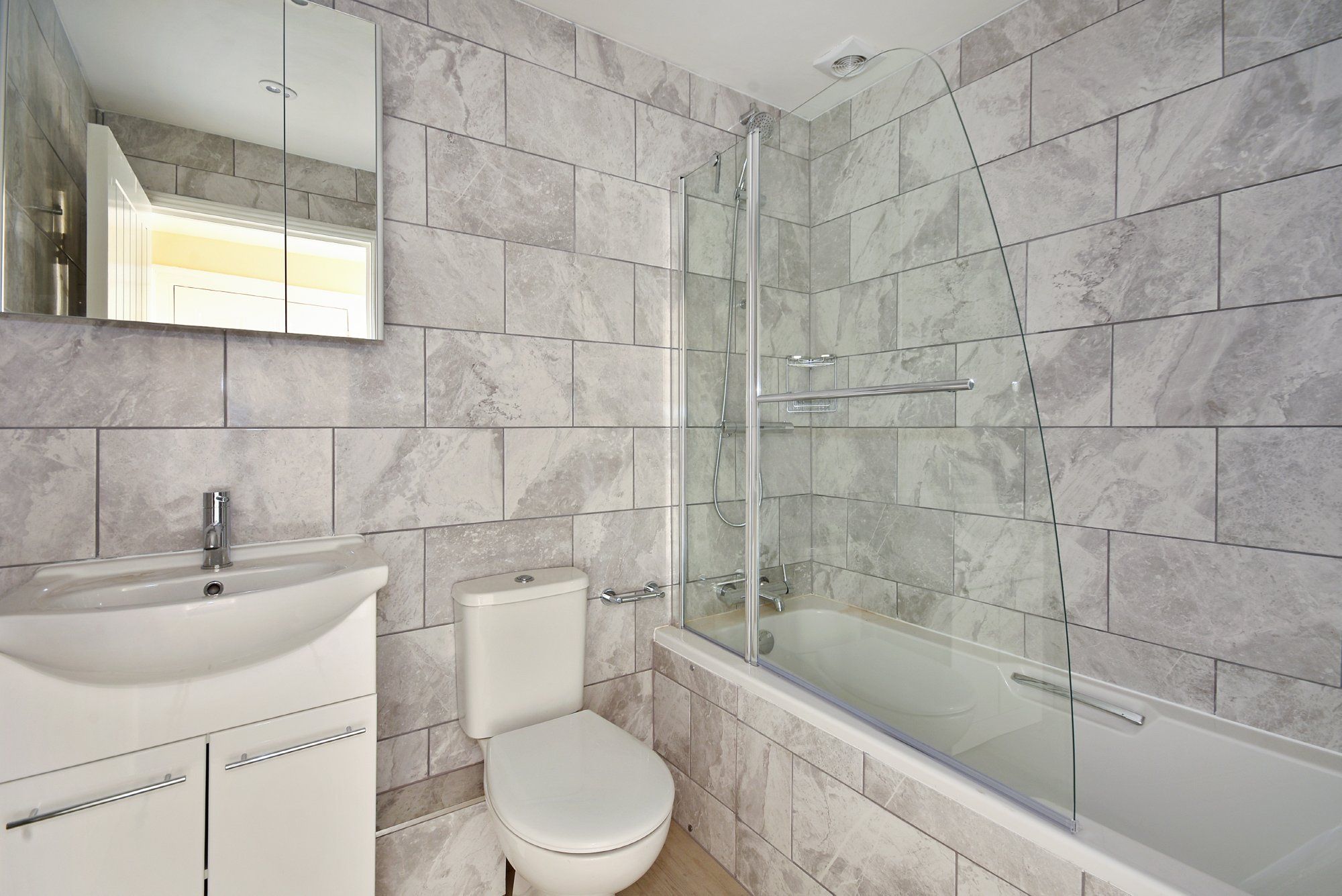 2 bed flat to rent in High Street, Tenterden, Kent TN30 Zoopla