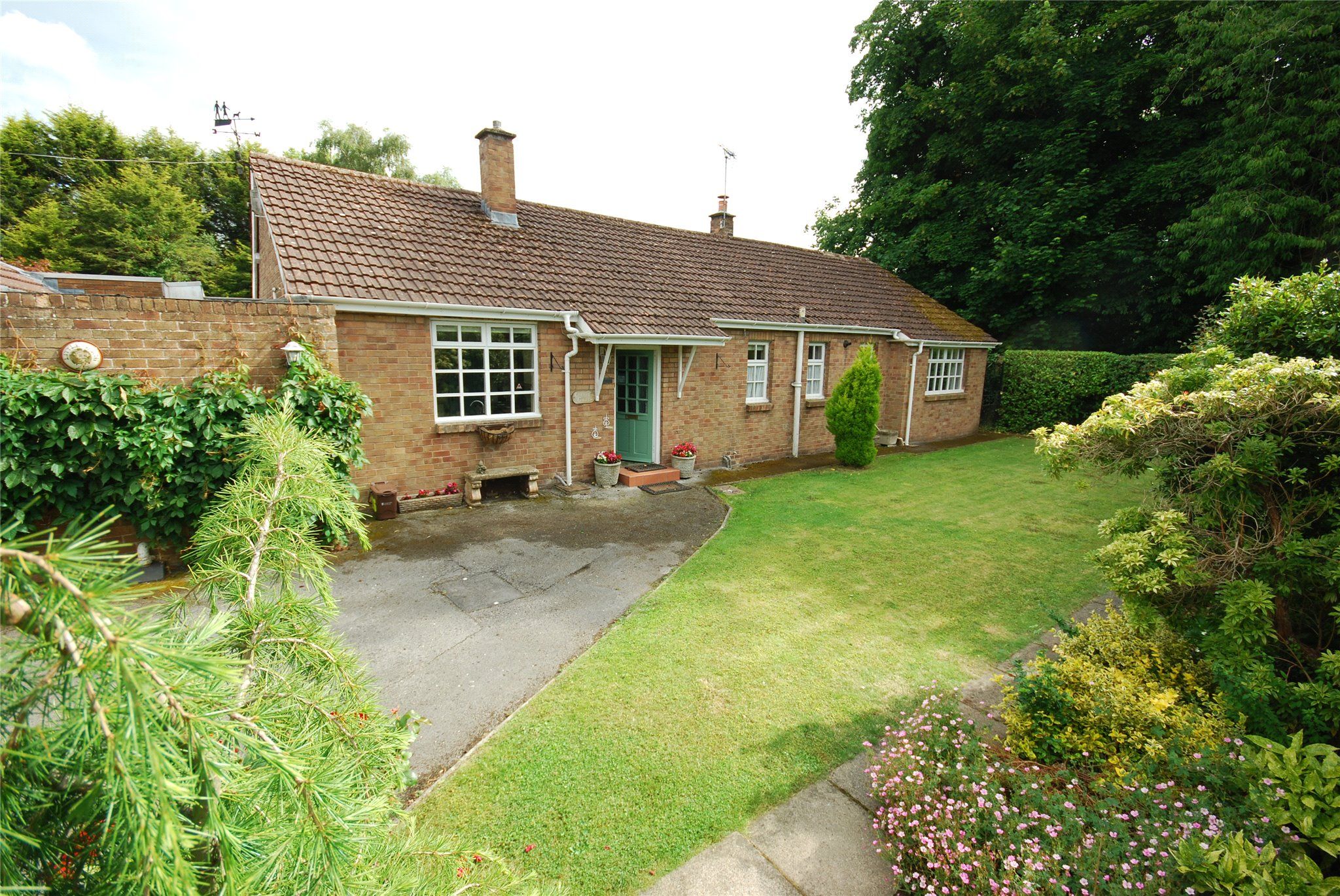4 bed bungalow for sale in Hooton Road, Willaston, Neston CH64 Zoopla