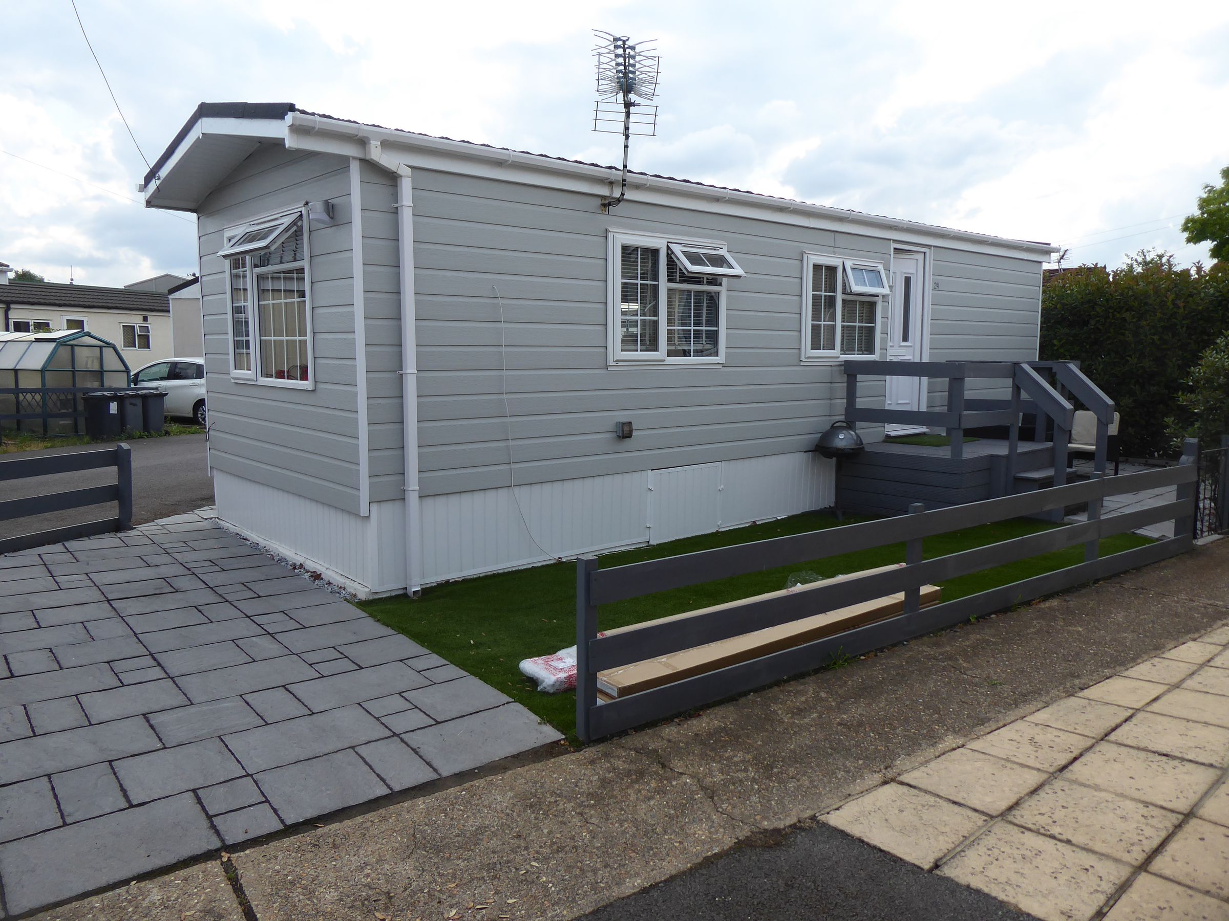 1 bed mobile/park home for sale in Lakeside Park, Mead Lane, Chertsey