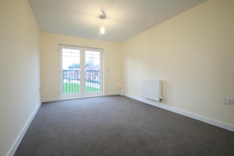 2 bed flat to rent in Butts Mead, Wick, Littlehampton, West Sussex BN17