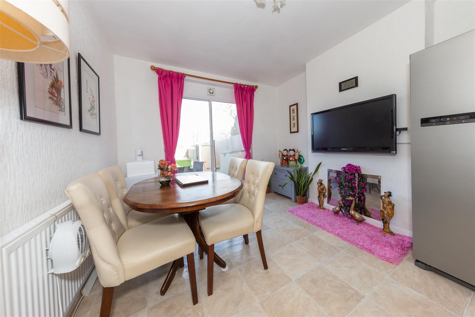 3 bed end terrace house for sale in Poynters Road, Luton, Bedfordshire