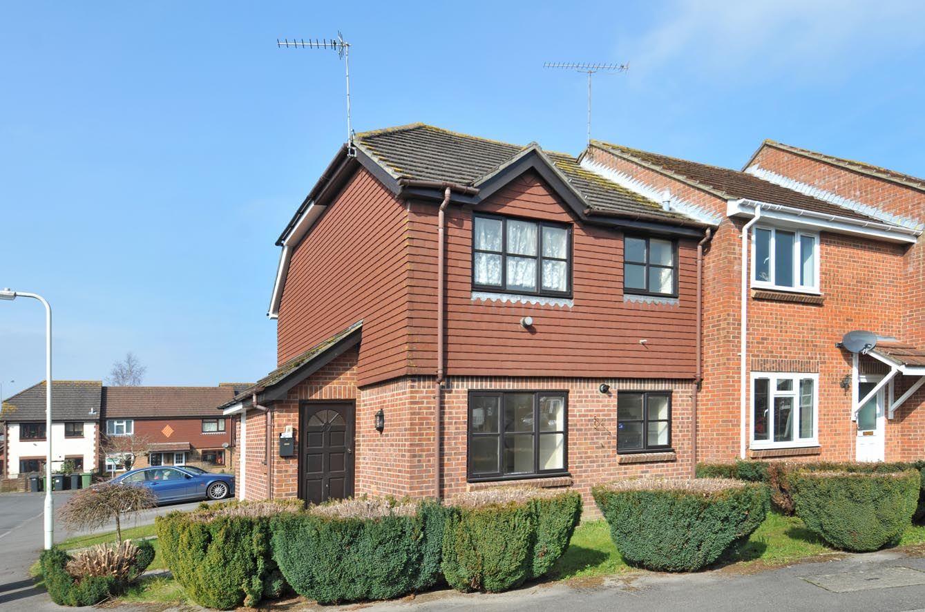 1 bed detached house to rent in Harting Close, Clanfield, Waterlooville