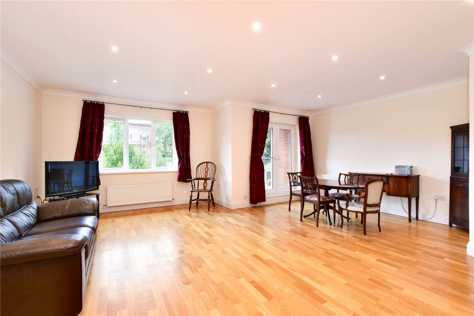 2 bed flat to rent in Churleswood Court, Shire Lane, Chorleywood