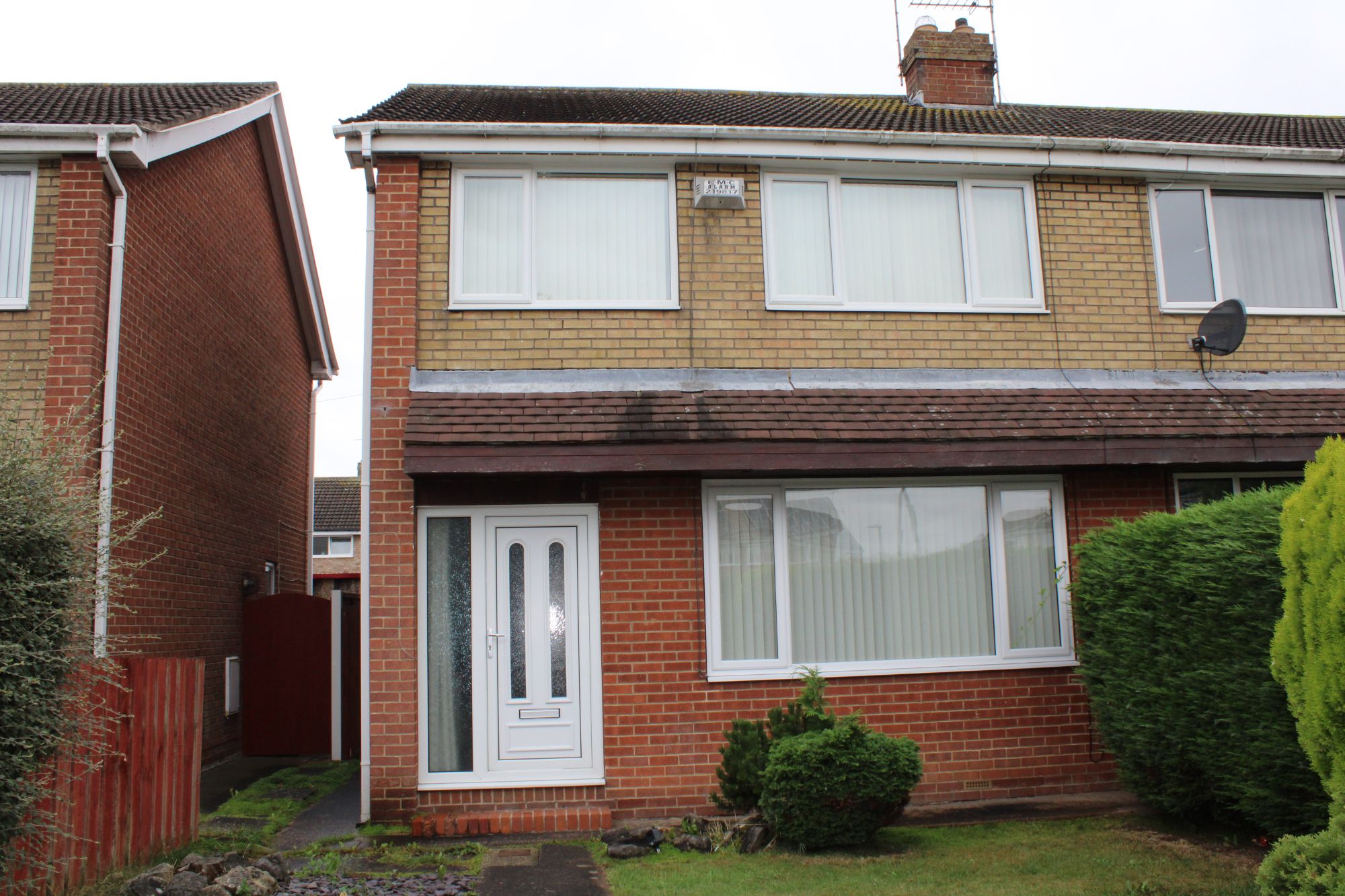 3 bed semidetached house for sale in Jendale, SuttonOnHull, Hull HU7