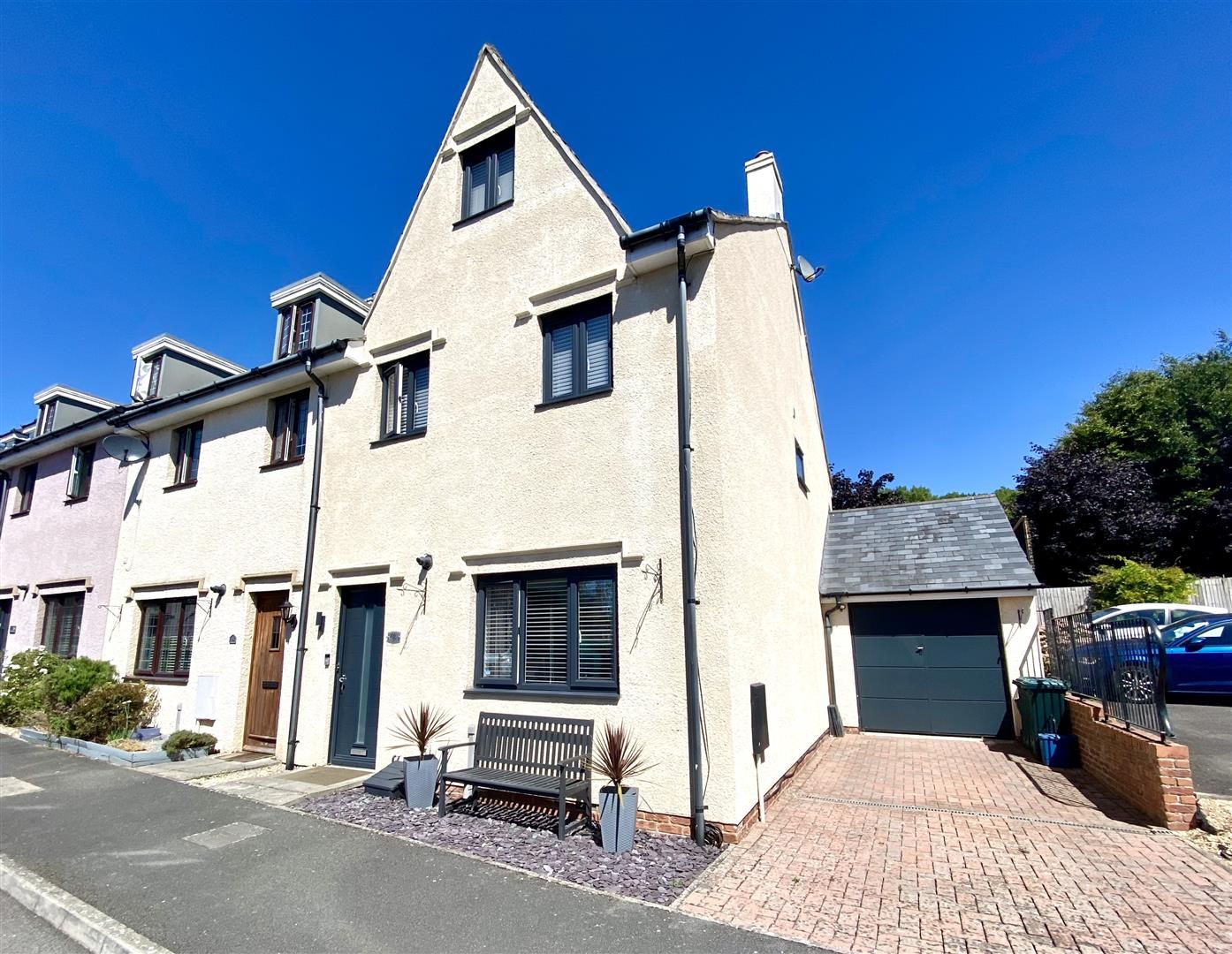 4 bed end terrace house for sale in King Harolds View, Portskewett