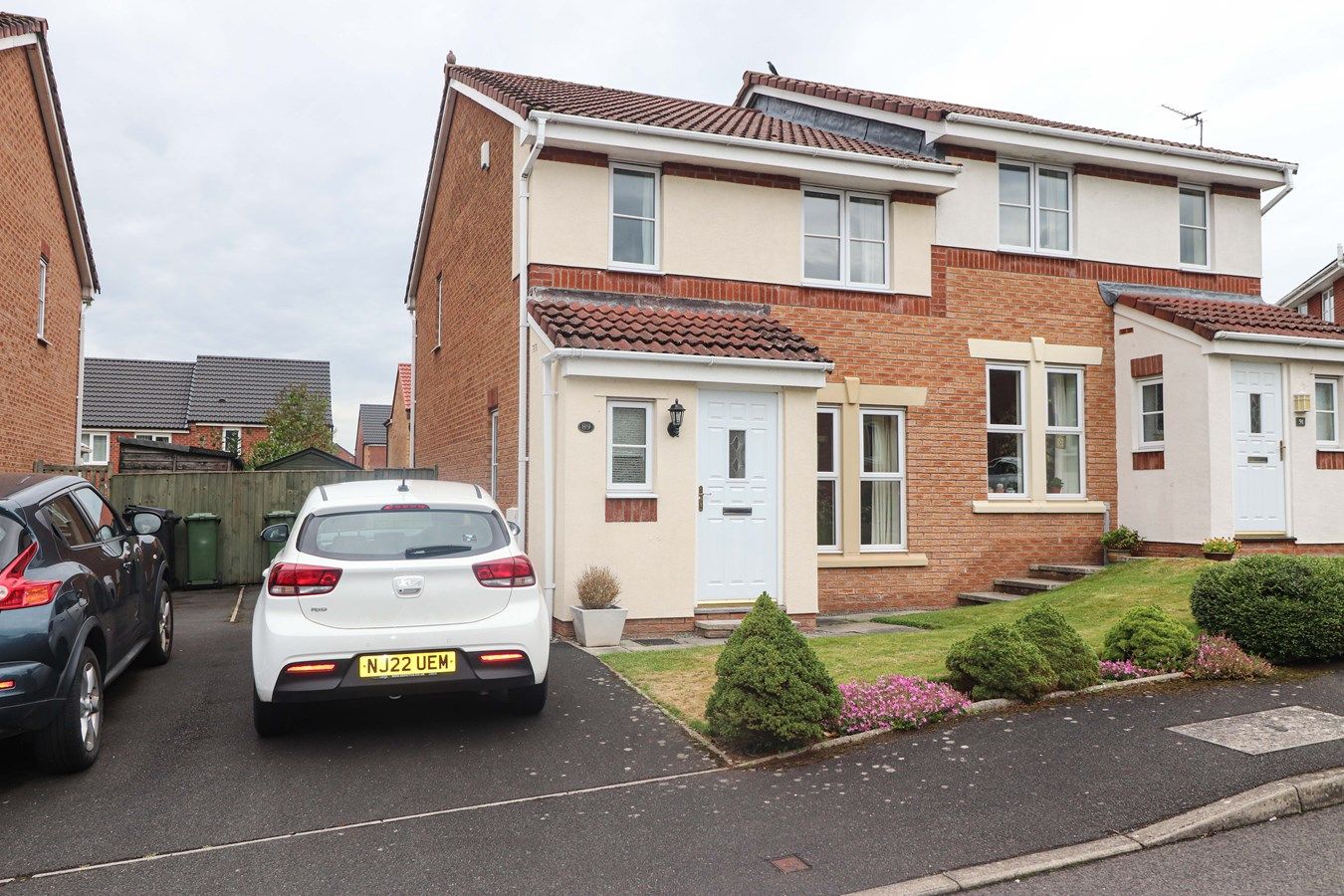 4 bed semidetached house for sale in Valley Drive, Carleton Grange