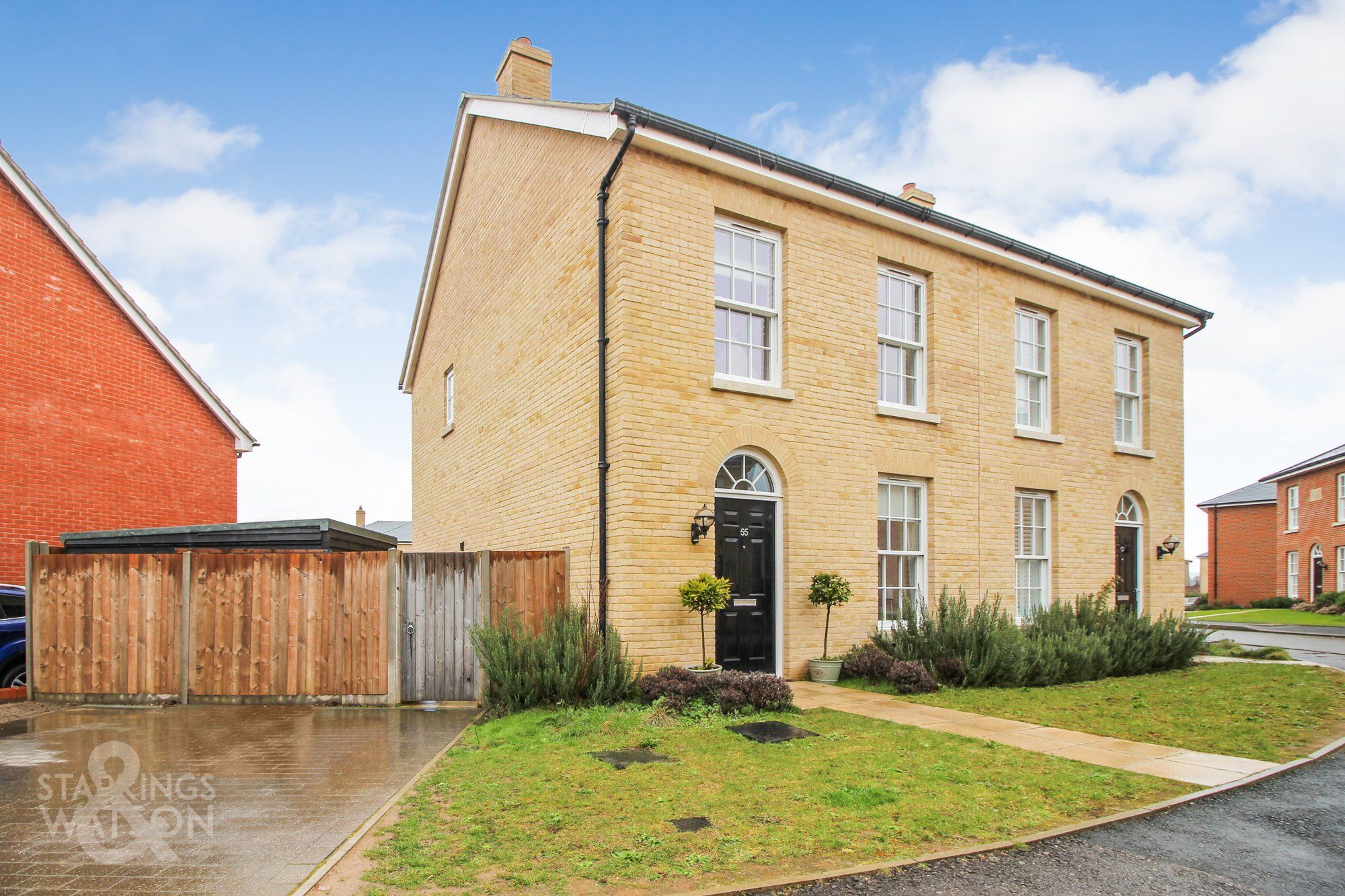 3 bed semidetached house for sale in Oak Avenue, Loddon, Norwich NR14