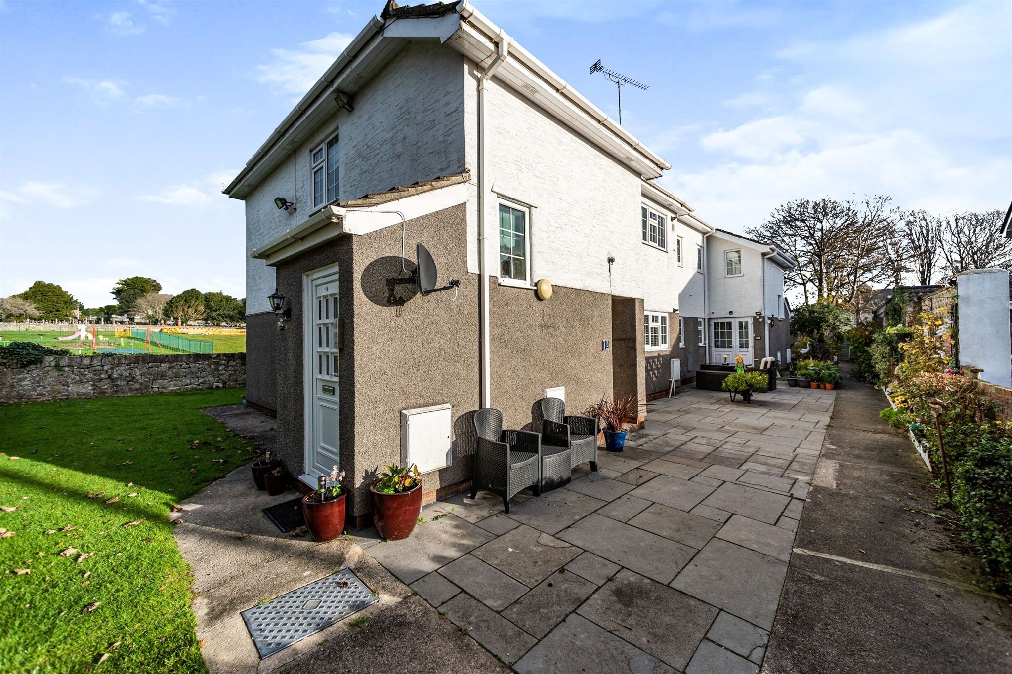 2 bed flat for sale in Beach Road, Porthcawl CF36 Zoopla