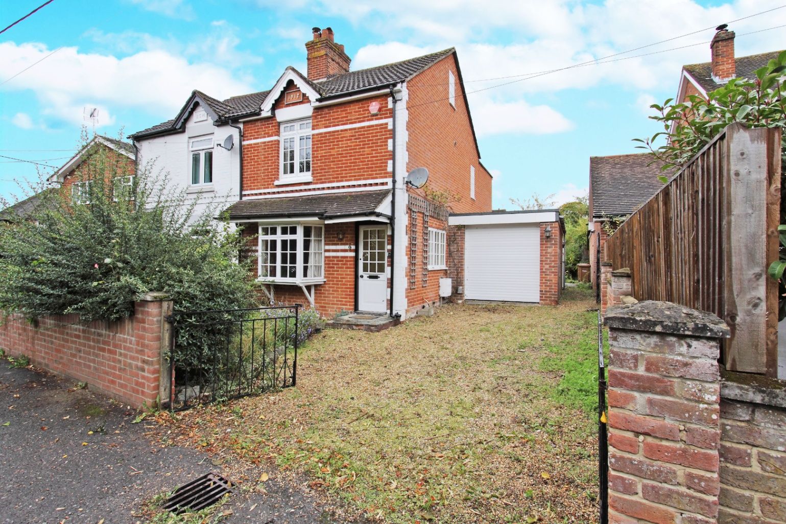 2 bed semidetached house for sale in Mead Hedges, Andover SP10 Zoopla