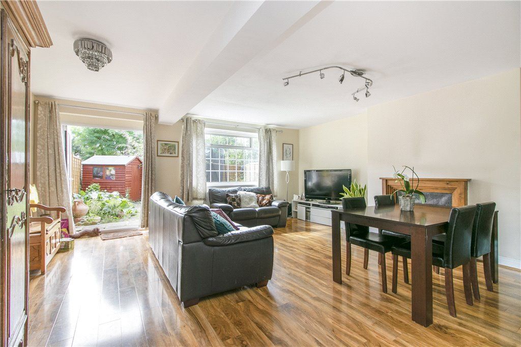 Horndean Close London SW15  