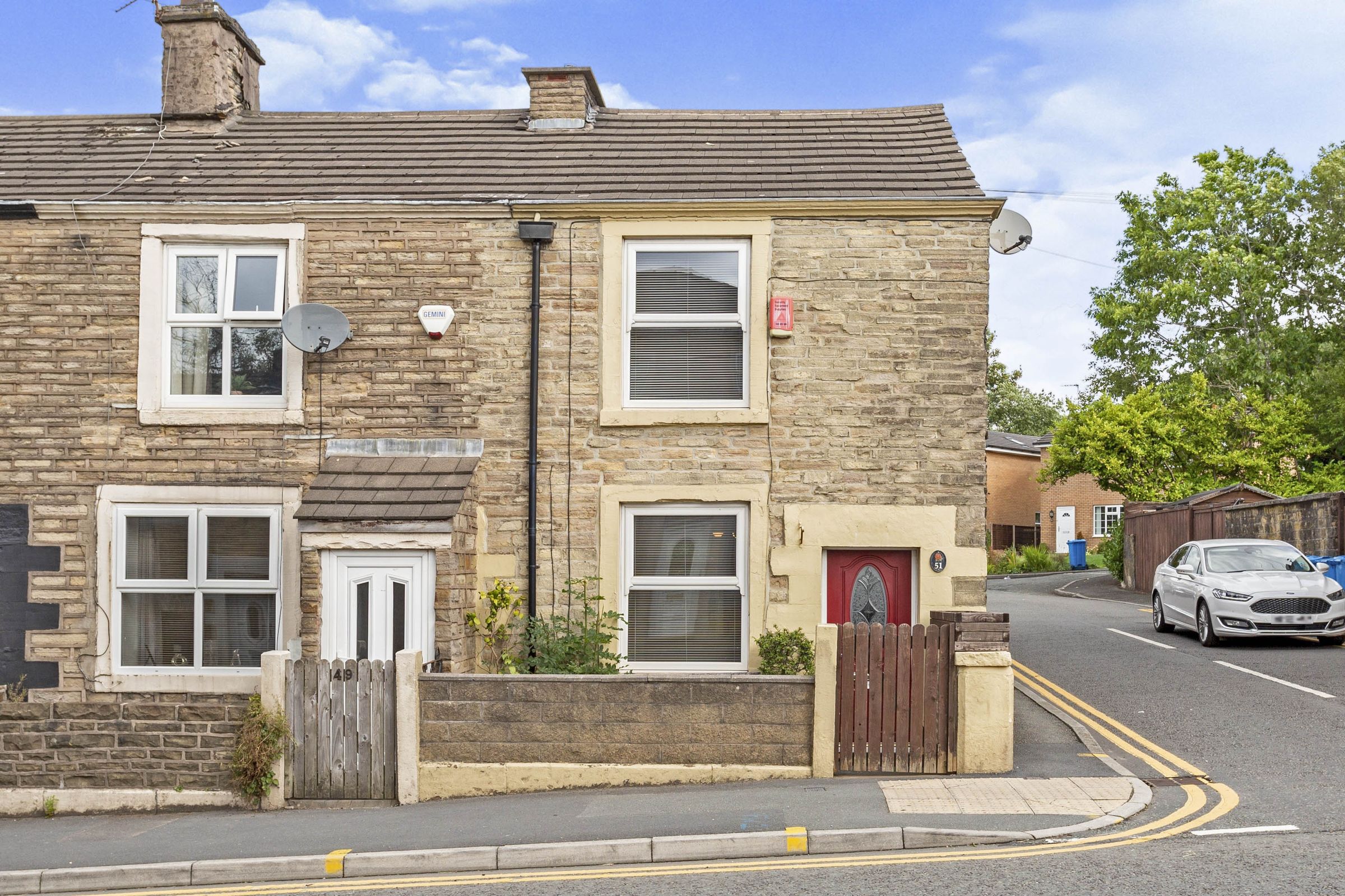 2 bed end terrace house for sale in Oldham Road, Springhead OL4 Zoopla