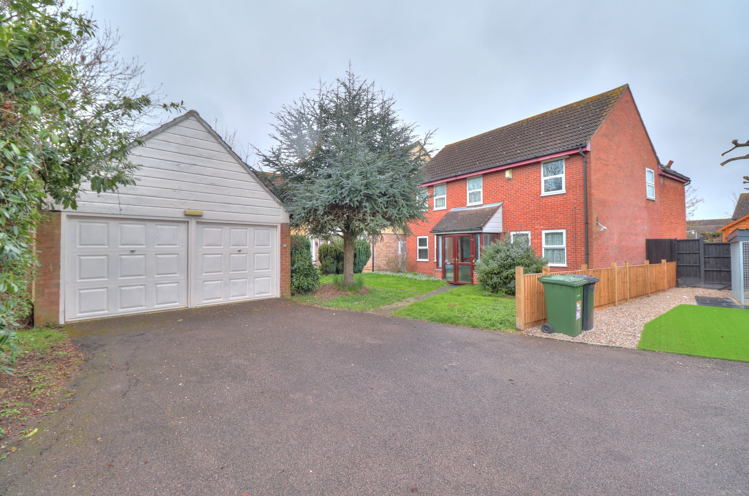 6 bed detached house for sale in Garland Way, Hornchurch RM11 Zoopla