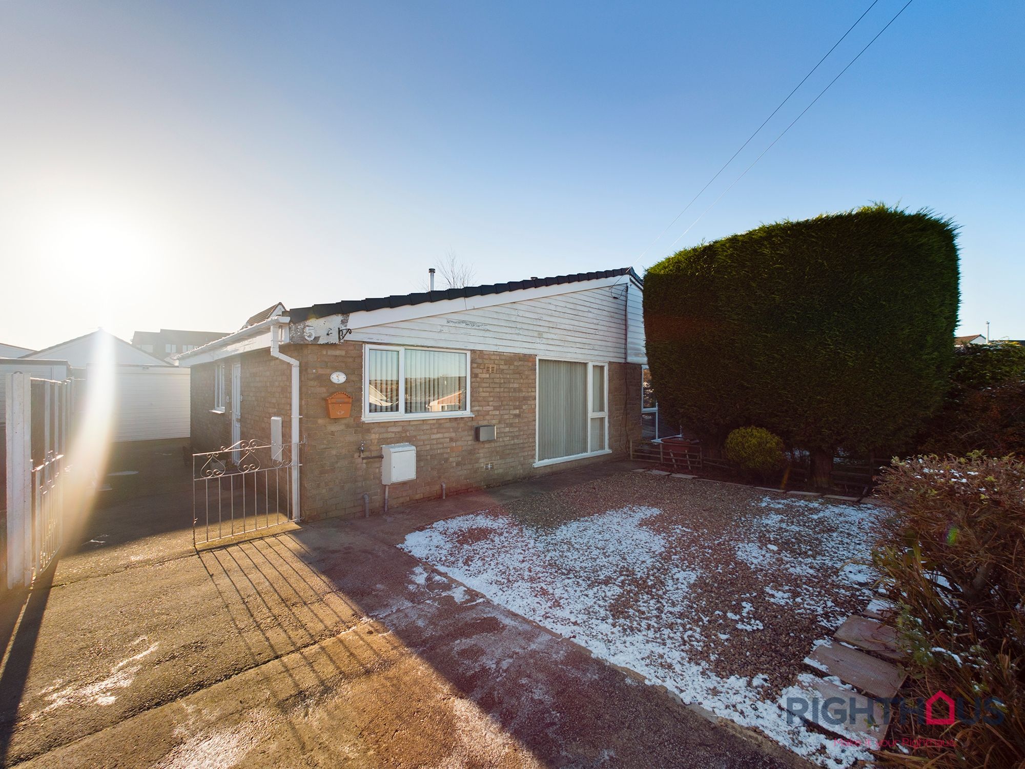 3 bed semidetached bungalow for sale in Kentmere Avenue, Wyke BD12 Zoopla