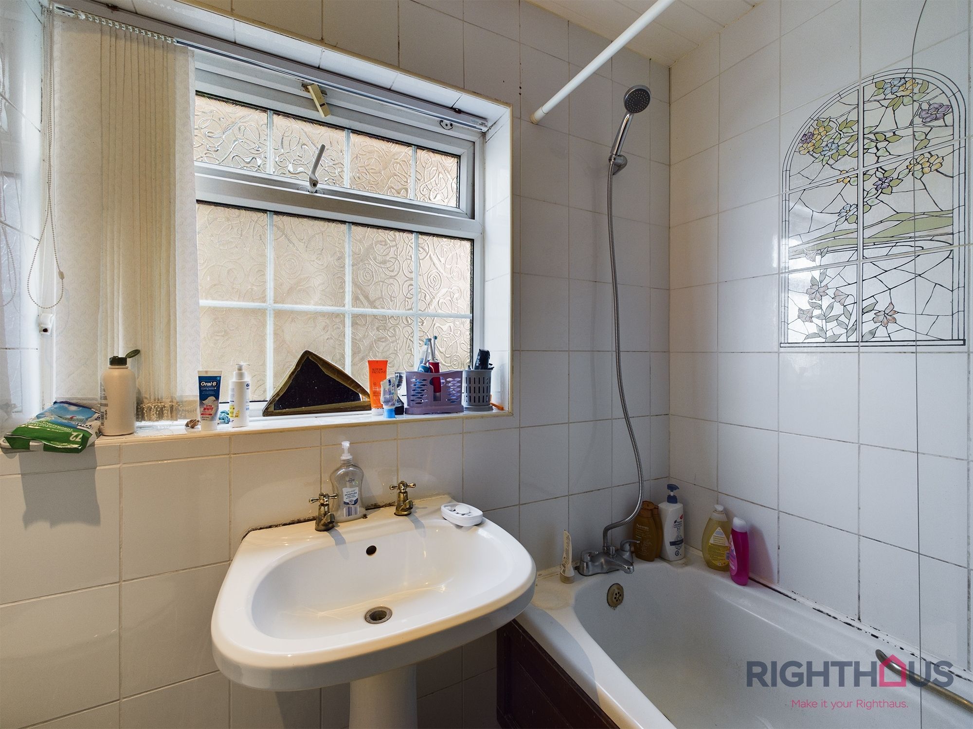 4 bed semidetached house for sale in Grey Friar Walk, Bradford BD7