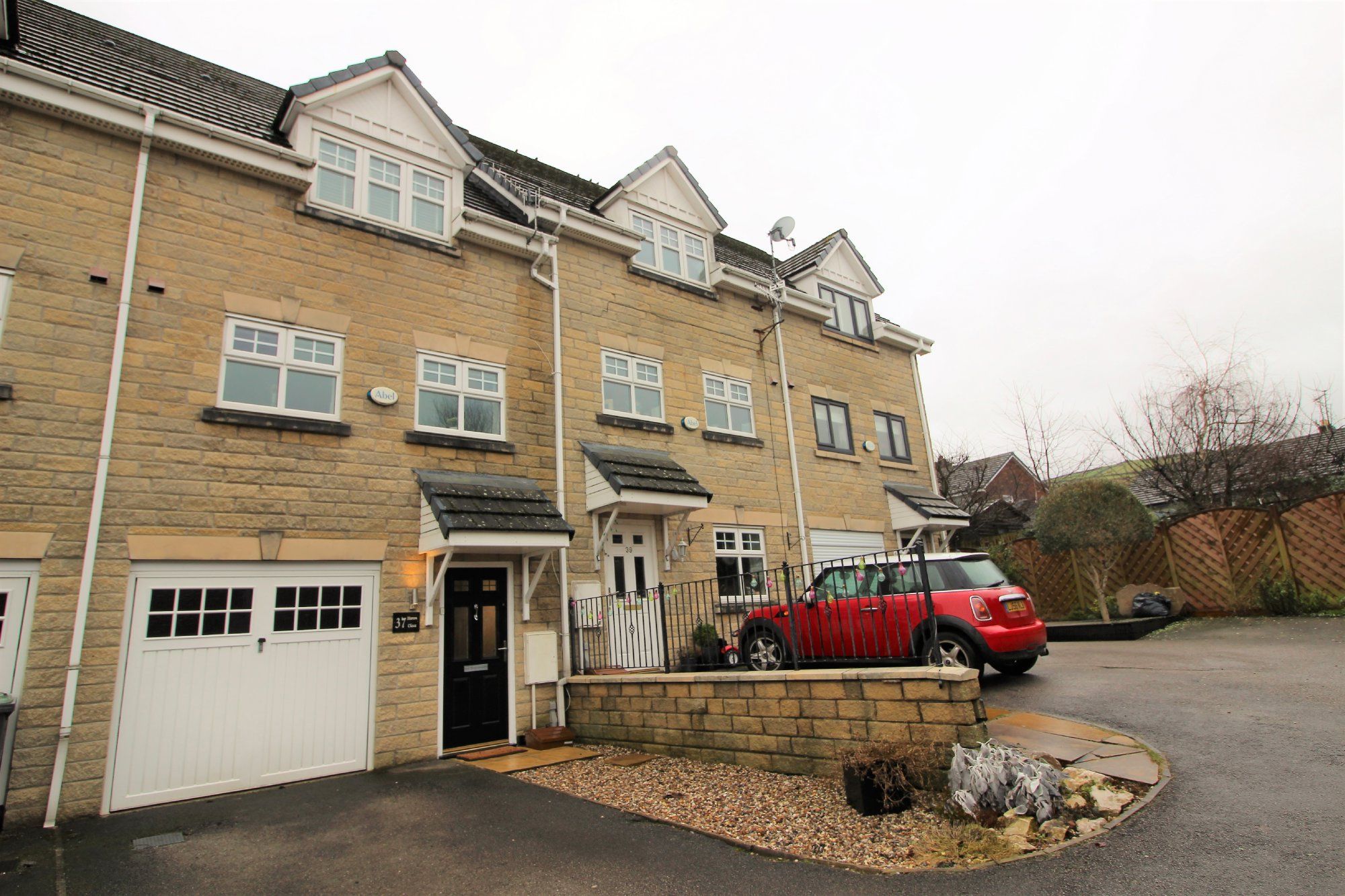 3 bed town house for sale in Heron Close, Shirebrook Park, Glossop SK13 Zoopla