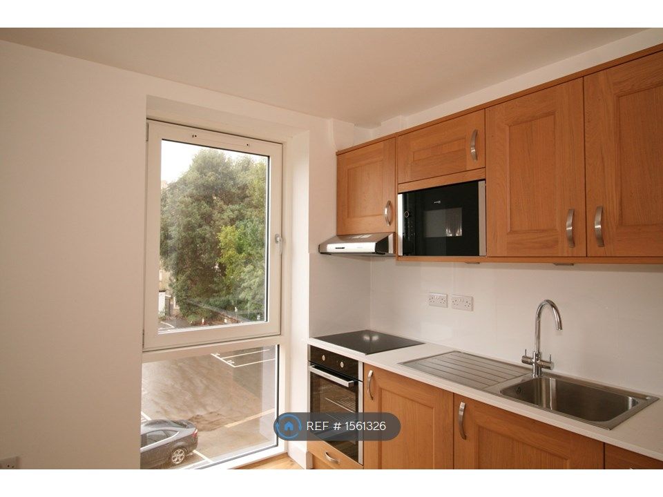 2 bed flat to rent in St. Stephen Martyr, Bournemouth BH2 Zoopla