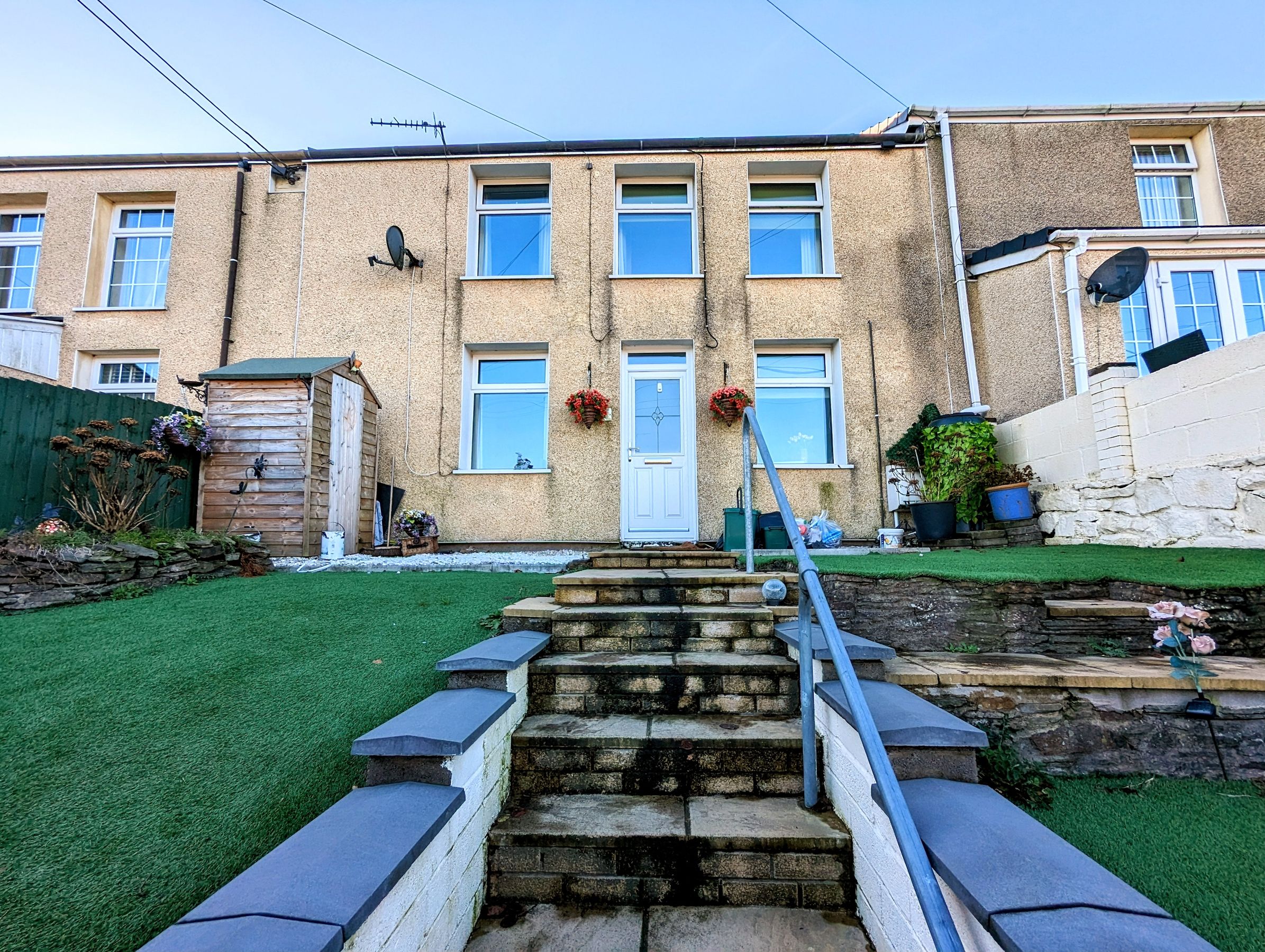 3 bed terraced house to rent in Terrace, Penrhiwfer