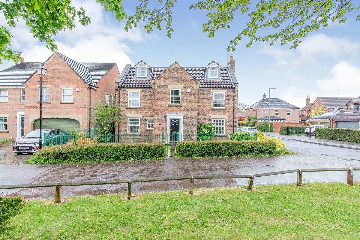 5 bed detached house for sale in Vine Gardens, Bubwith, Selby YO8 Zoopla