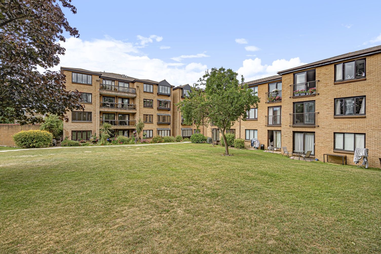 1 bed flat to rent in Andace Park Gardens, Widmore Road, Bromley BR1