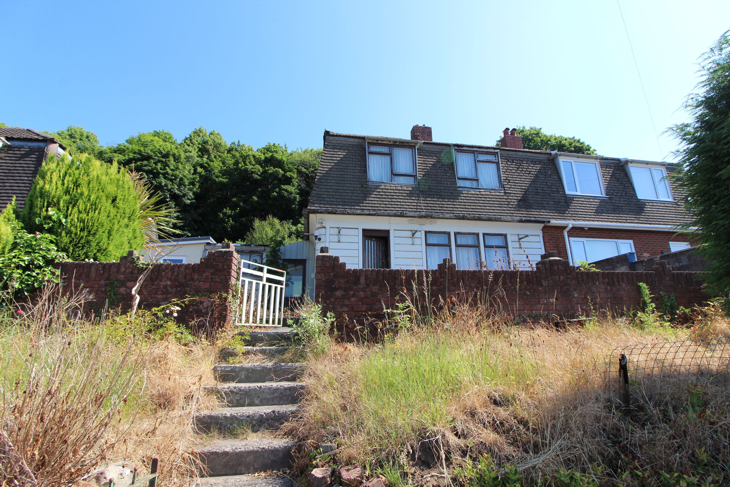 3 bed semidetached house for sale in High Meadow, Abercarn, Newport