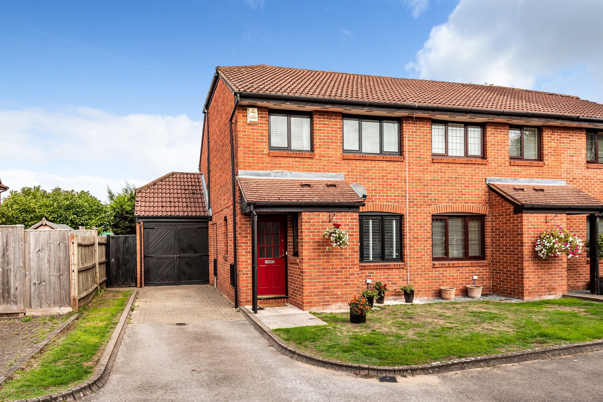 3 bed semidetached house for sale in Stonefield Park, Maidenhead SL6