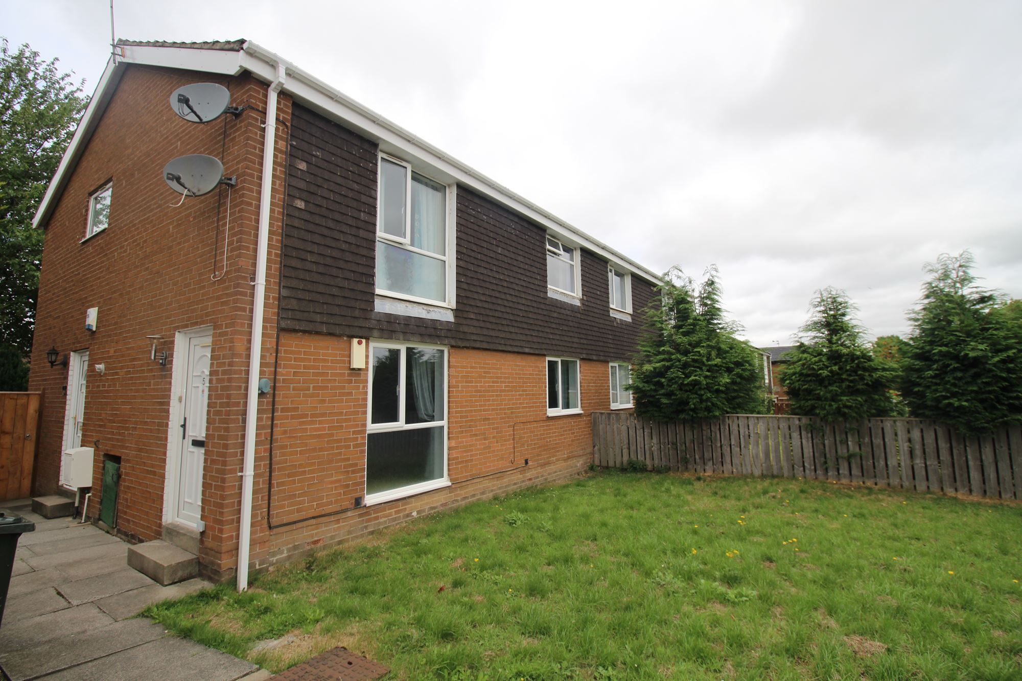 2 bed flat to rent in Warwick Court, Kingston Park, Newcastle Upon Tyne