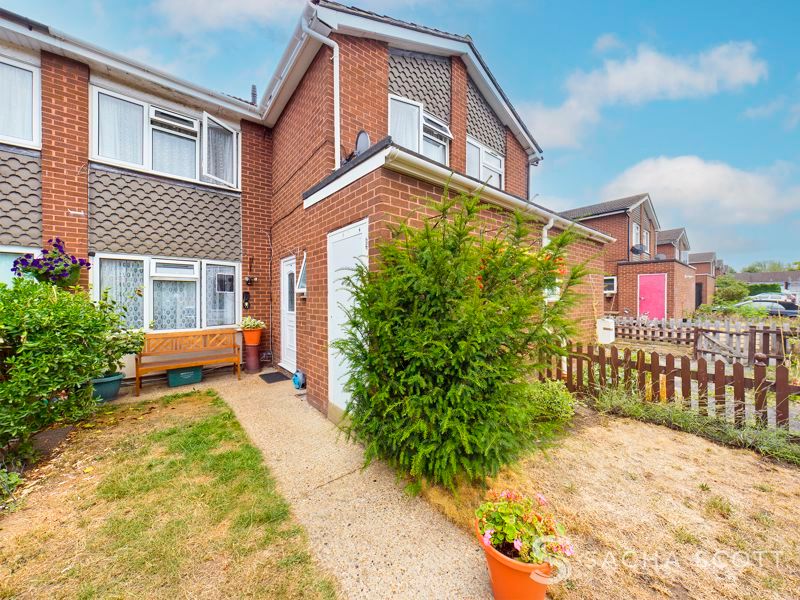 3 bed terraced house for sale in Blakeney Close, Epsom KT19 Zoopla