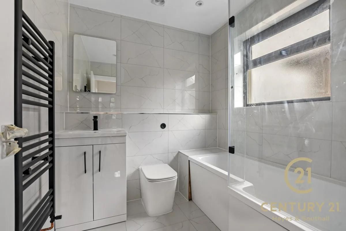 4 bed semidetached house for sale in Hurstfield Crescent, Hayes UB4