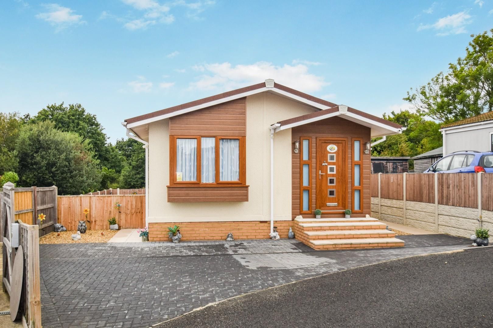 2 bed detached bungalow for sale in Oak Tree Close, Oak Tree Lane, Eastbourne BN23 Zoopla
