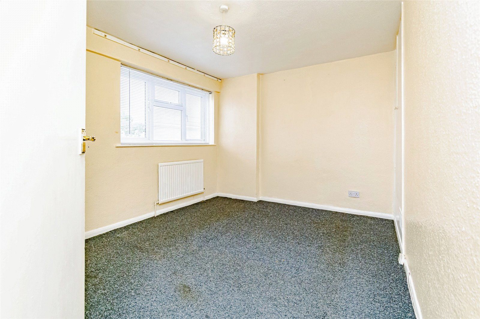 3 bed for sale in Defoe Parade, Grays, Essex RM16 Zoopla
