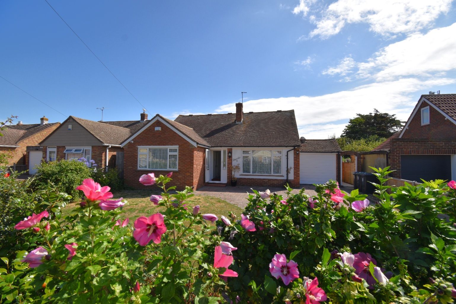 4 bed bungalow for sale in Cliff Avenue, Herne Bay CT6 Zoopla