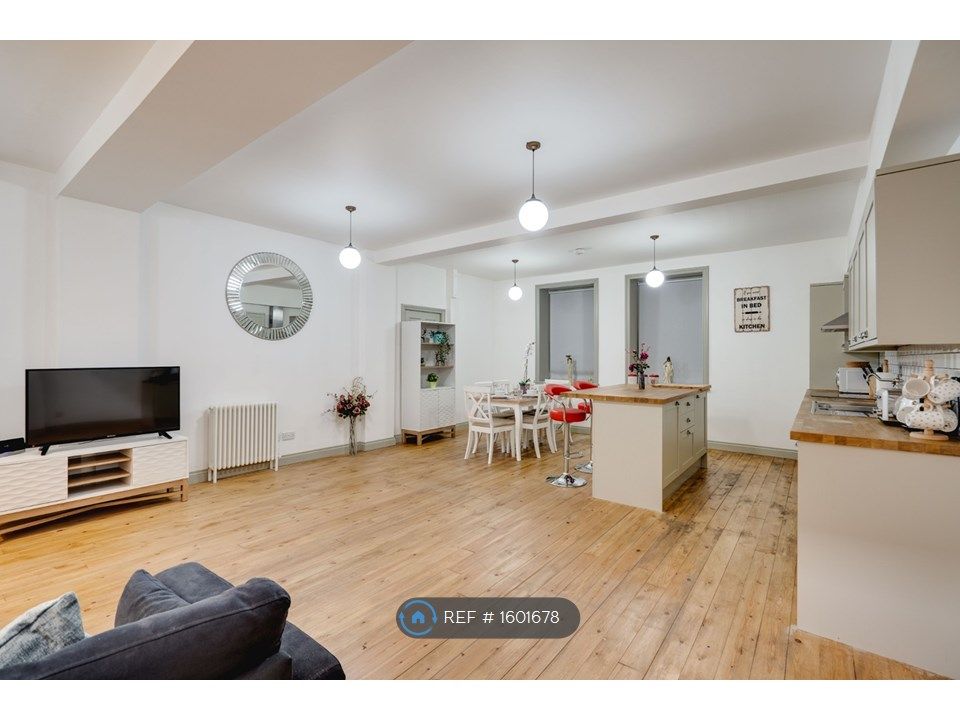 2 bed flat to rent in Old Snow Hill, Birmingham B4 Zoopla